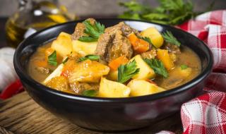 炖牛肉放碱可以吗 炖牛肉三放二不放